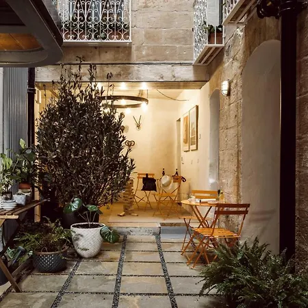 21 Frederick Street * La Valeta